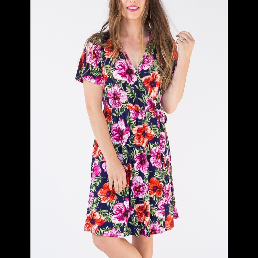 New with tags Signature wrap everyday luau dress